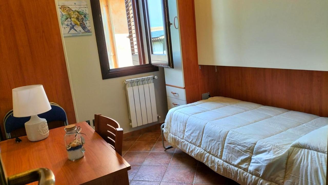 Home La Palmetta Campofelice Di Roccella Eksteriør billede